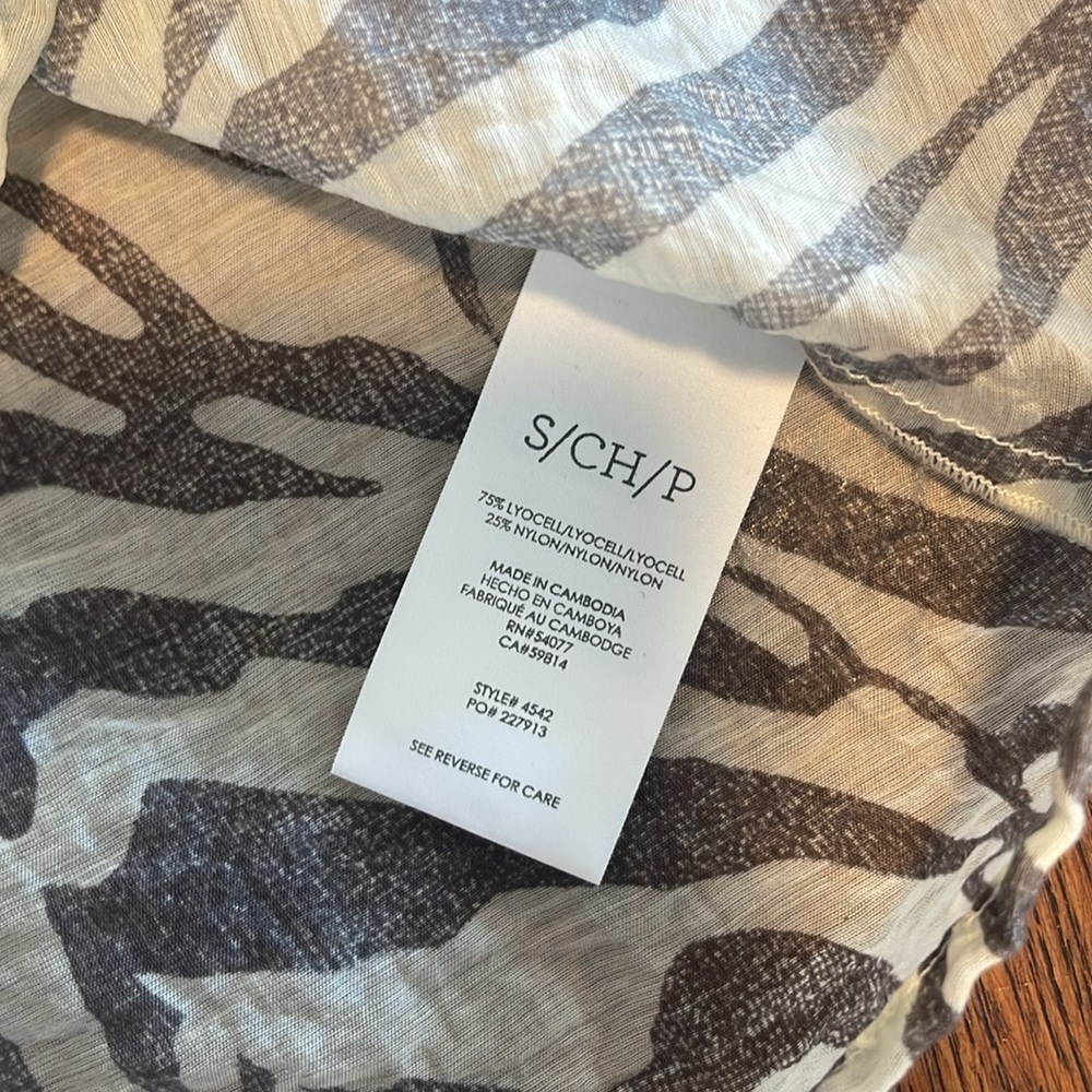 Cabi Savannah Top small grey cream Zebra Sleeveless Ruffle animal print - Picture 6 of 7